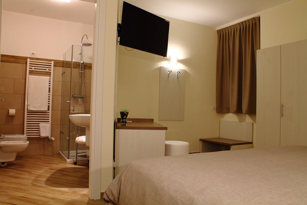 Bhl Boutique Rooms Legnano Exterior photo